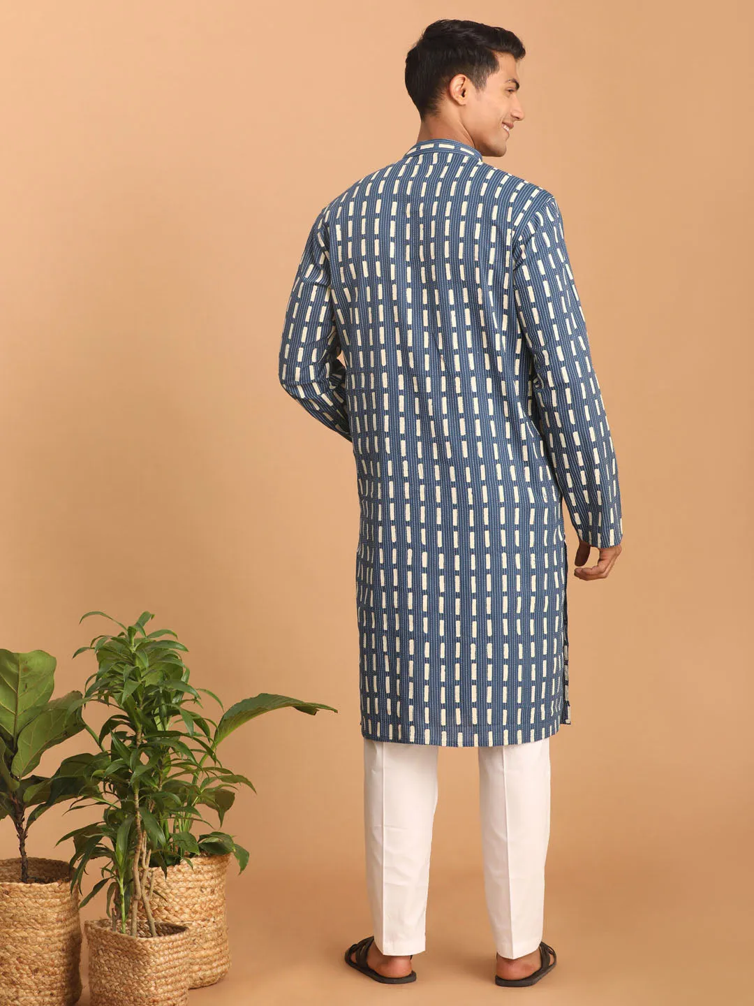 Jashvi Men's Blue Rubber Print Cotton Kurta With White Pant Set