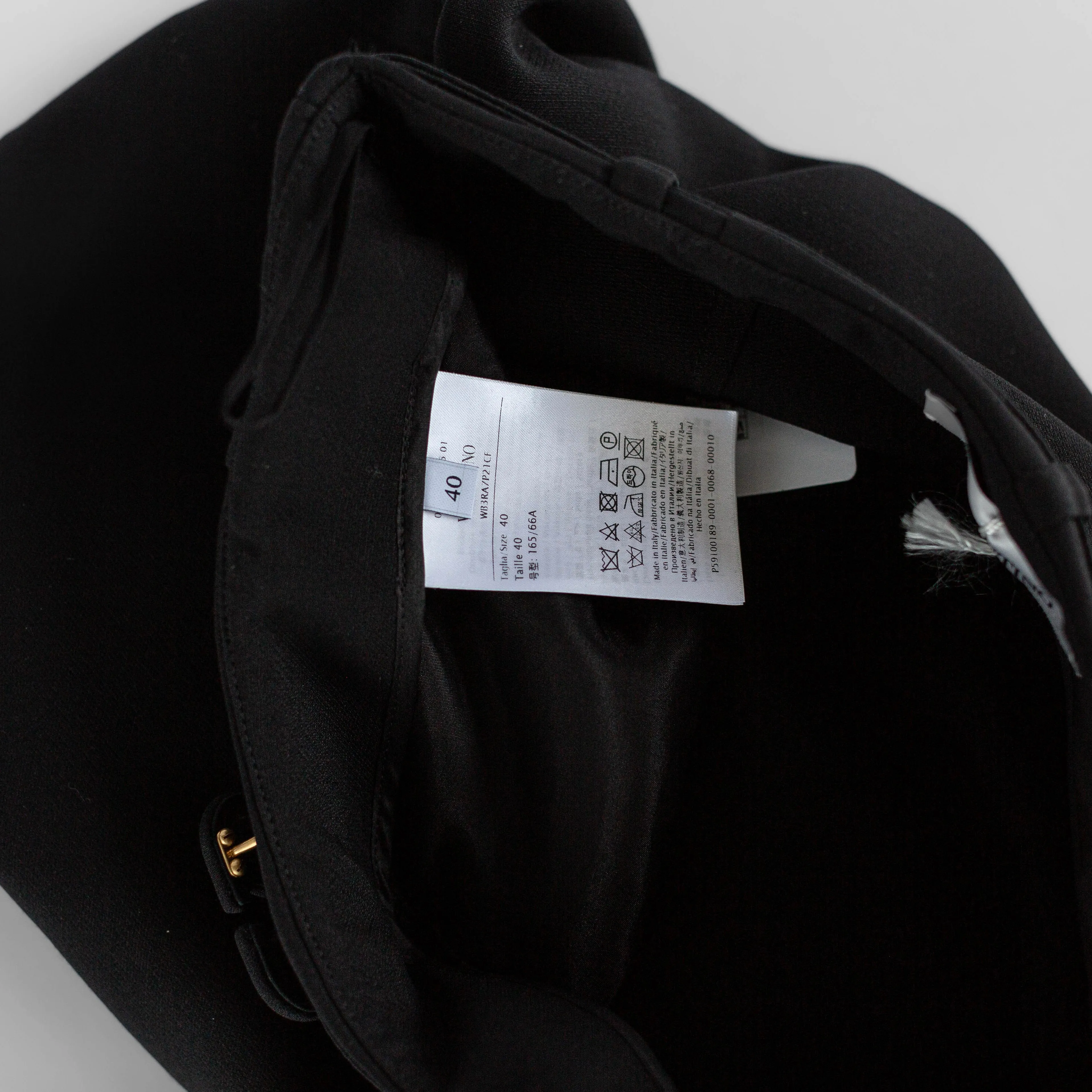 VALENTINO - *BRAND NEW* BLACK SHORTS WITH V LOGO BELT BLACK SIZE 40 IT